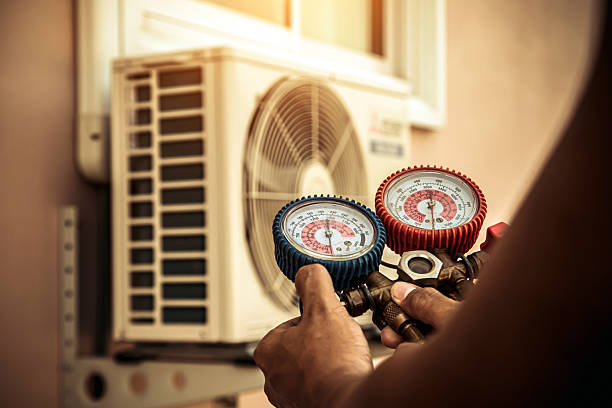 Professional Hvac technician working in Calhoun, GA